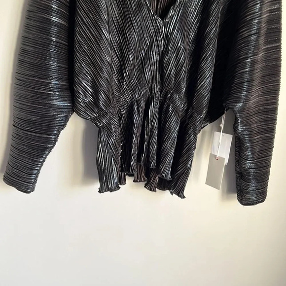 NEW Good American Plissé Deep V-Neck Dolman Sleeve Top - Picture 5 of 10